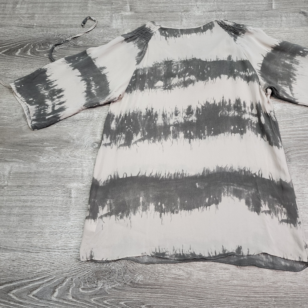 PARKER Silk Beige Green Short Sleeve Top Keyhole Blouse Size Large - Picture 10 of 12